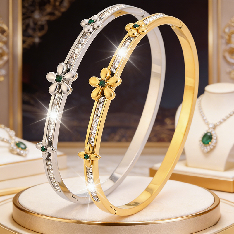 Brazalete de acero inoxidable pequeño fresco camellia con diamantes ligero de lujo diseño delicado pareja de acero de titanio no se desvanece joyas de brazalete