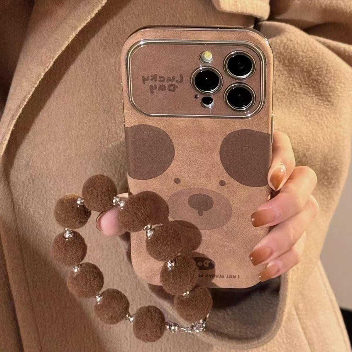 Simple nuevo Maillard para iPhone15promax pareja Apple 16pro/14 pulsera de bola de pelo 13