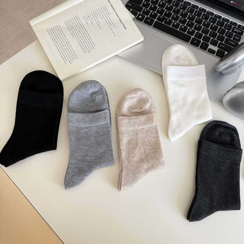 High-Quality Mulberry Silk Socks for Men and Women, New Thin Style for Spring and Summer, Solid Color, Breathable, Soft, Seamless, Simple Mid-Calf Socks for Men and Women