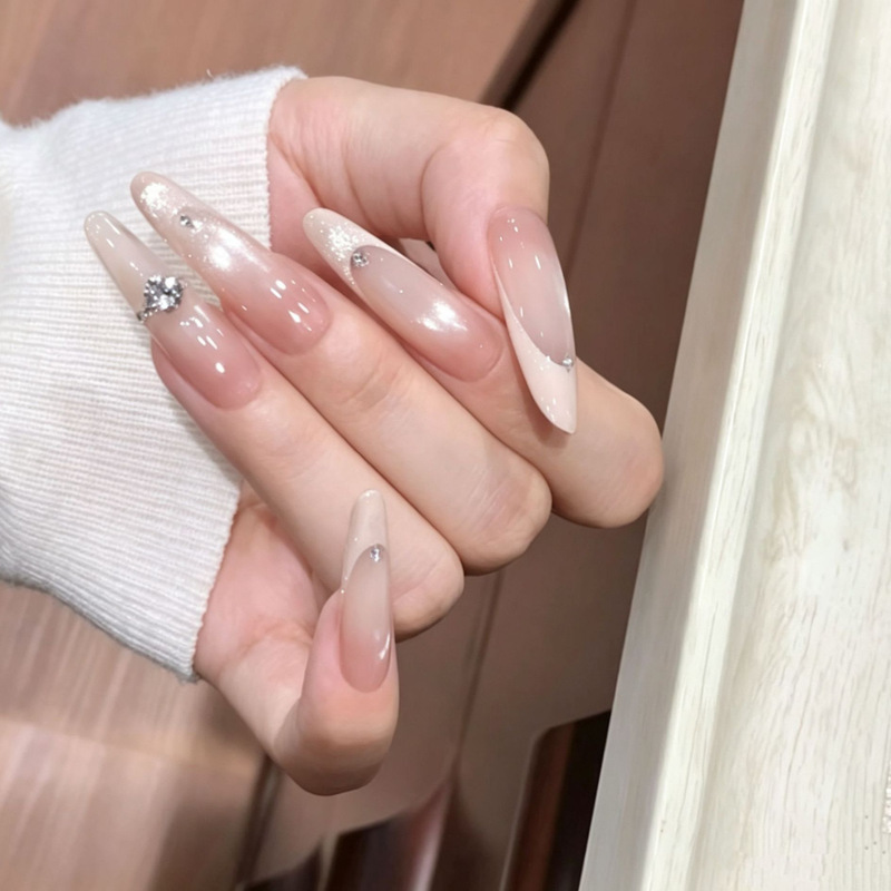 [White Memories] Handmade, sheer, pink gradient cat-eye nail tips that enhance skin tone and create a sophisticated look