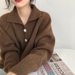 韓国スタイルのシンプルなカジュアル無地の女性のニットカーディガン 2025 秋と冬の新しいラペルアンチスリーブ女性のセータージャケット