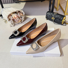 ���^ˮ荿�ƽ�ל\�چ�ЬŮ2025���＾�¿���ɫ��ʽ��Ƥ������ŮЬ