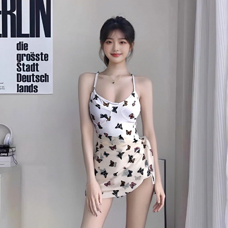 Nueva falda dividida de dos piezas, delgado y sexy, traje de baño sin espalda dulce, traje de baño de vacaciones de playa para mujer al por mayor