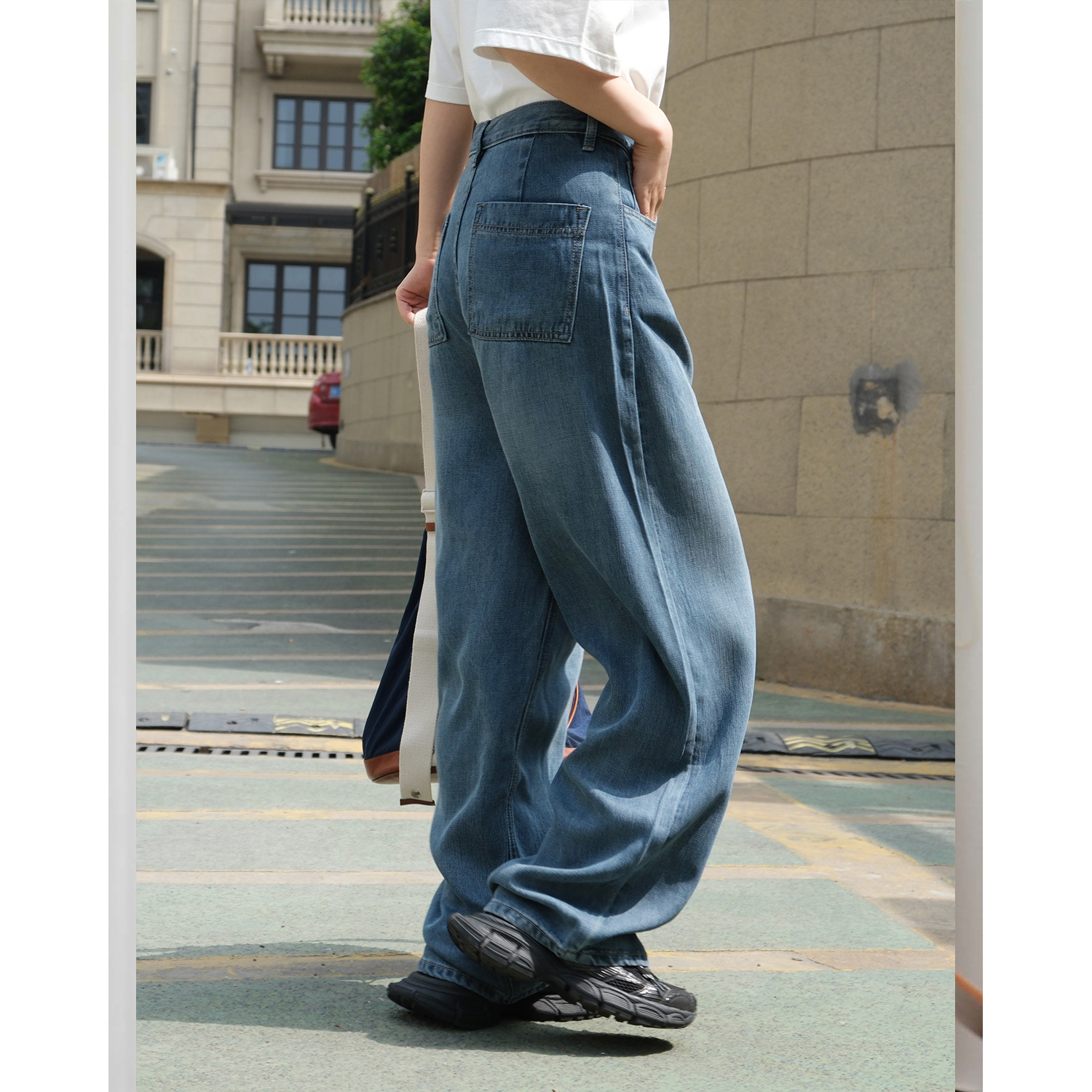 Louvre's new summer Korean style trendy Tencel curved wide-leg jeans are cool, skin-friendly, comfortable, and breathable for women.