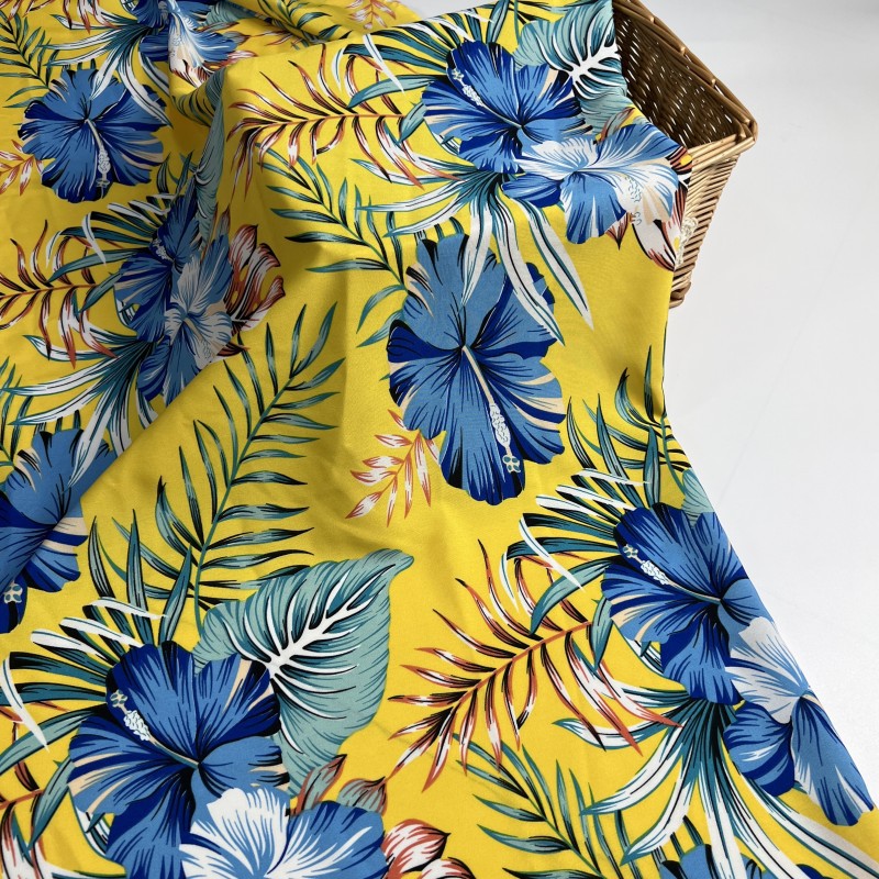 2024 nuevo estilo tela estampada elástica de cuatro lados viajes vacaciones estilo playa pantalones tirantes vestido ropa tela