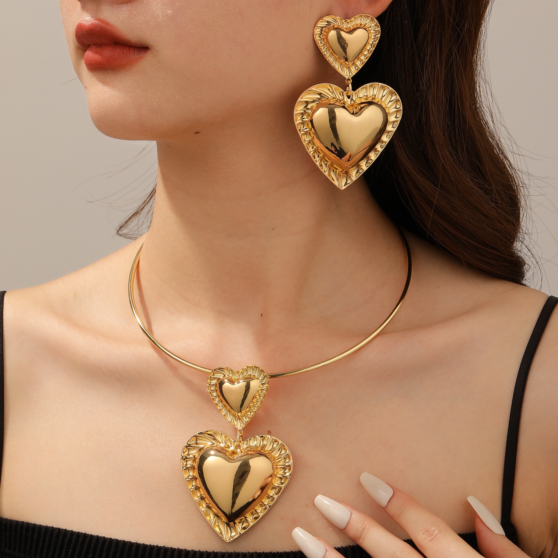 Joyas transfronterizas europeas y estadounidenses collar de pétalos metálicos irregulares de moda simple collar de collar de hierro