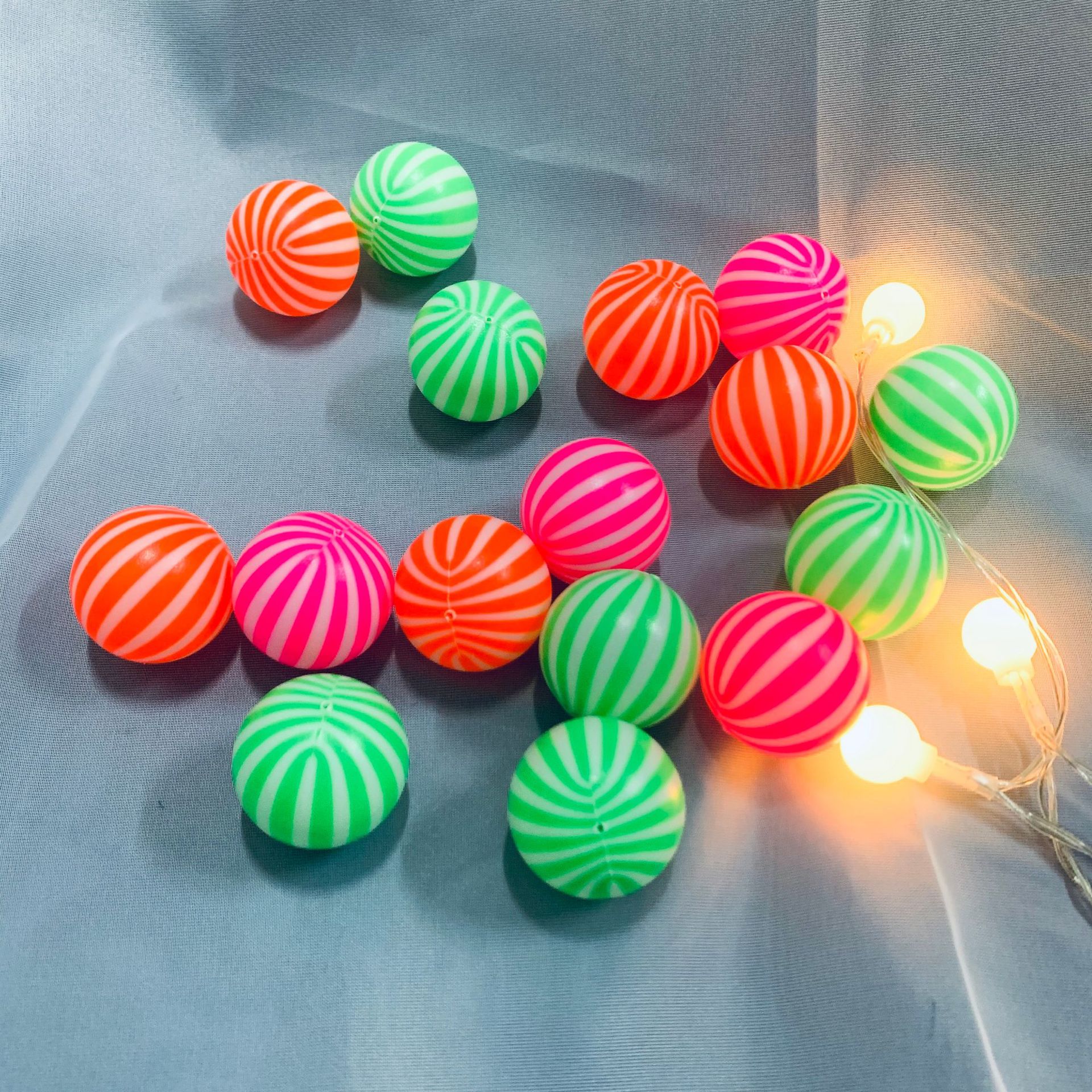 Children's billiards table tennis pool sports equipment plastic ball 1-4cm toy ball hollow solid ball size beads