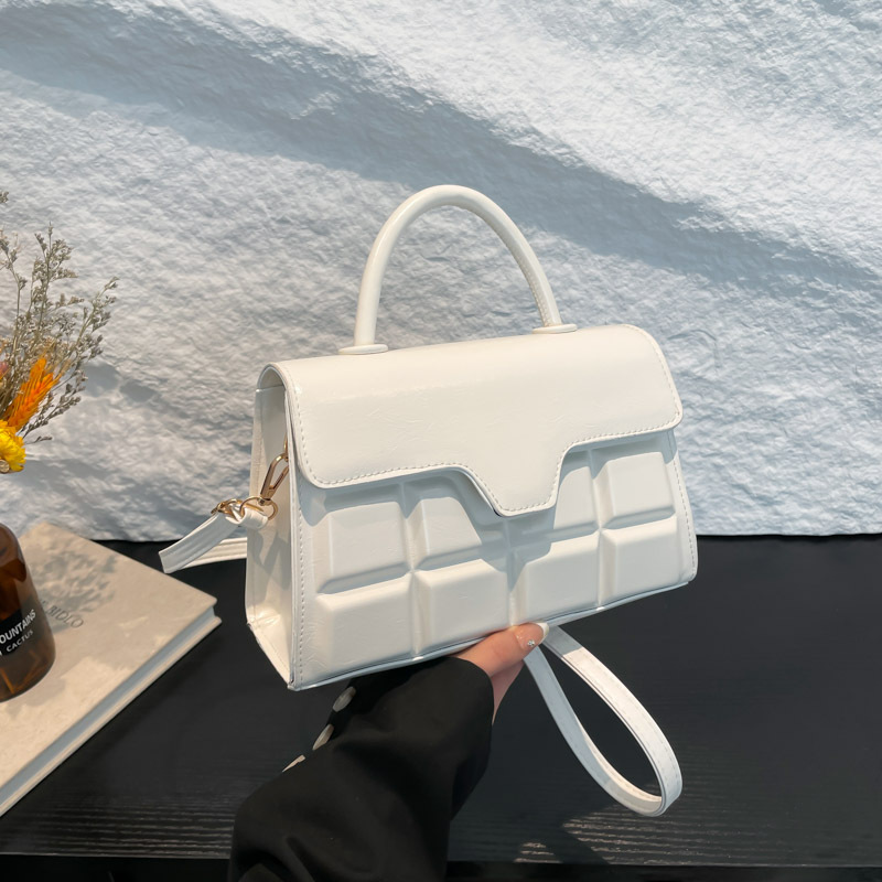 Mendidura a cuadros, color sólido, estilo occidental simple, textura fresca, 2025, bolso cuadrado pequeño de mensajero de un solo hombro de moda coreana de primavera