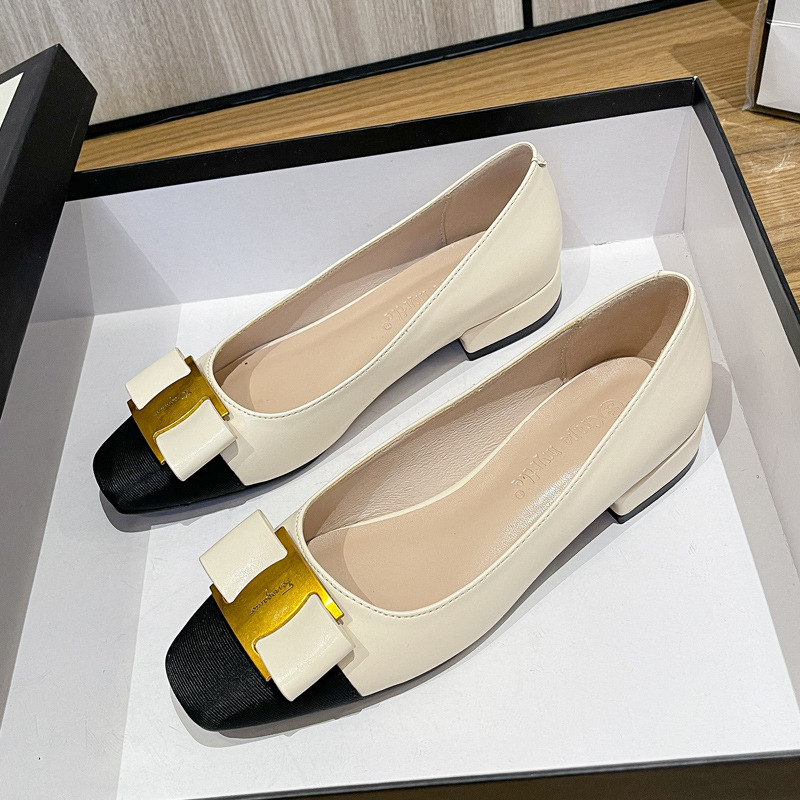 2022 principios de primavera nuevos zapatos de arco de mujer zapatos de tacón grueso de mujer zapatos de trabajo de tacón bajo de color claro 738