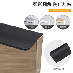 クローゼットのドアのステルス取っ手の長いタイプの現代シンプルで高級な黒色の金色の食器棚の引き出しの縁のドアの取っ手は極めて簡単です。