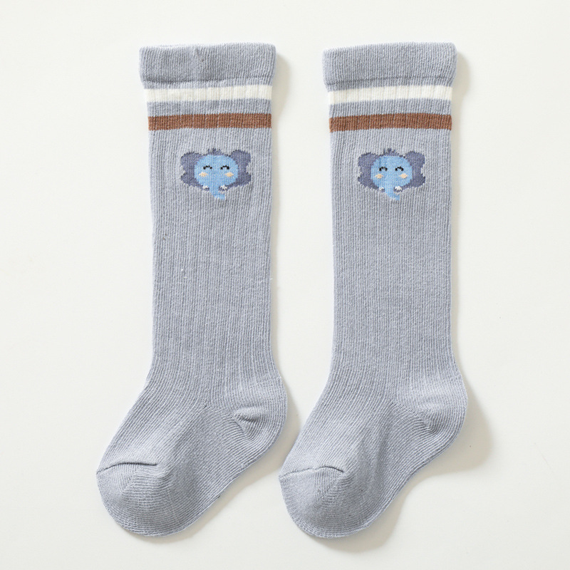 2025 otoño e invierno nuevas medias de bebé coreanas estilo universitario calcetines de pantorrilla para niños calcetines altos para estudiantes de animales a rayas