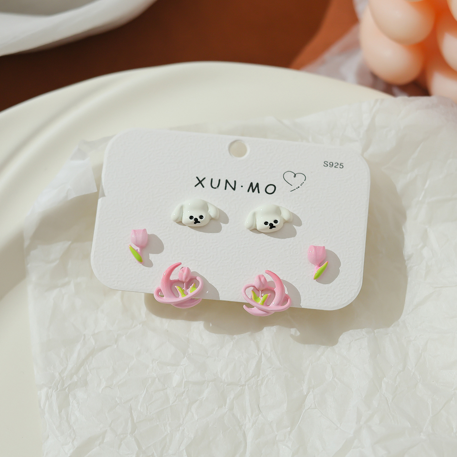 Juego de pendientes de aguja plateados, sencillos y compactos para mujer, pendientes geométricos en forma de corazón, bonitos, dulces y versátiles, venta al por mayor para puestos de mercado