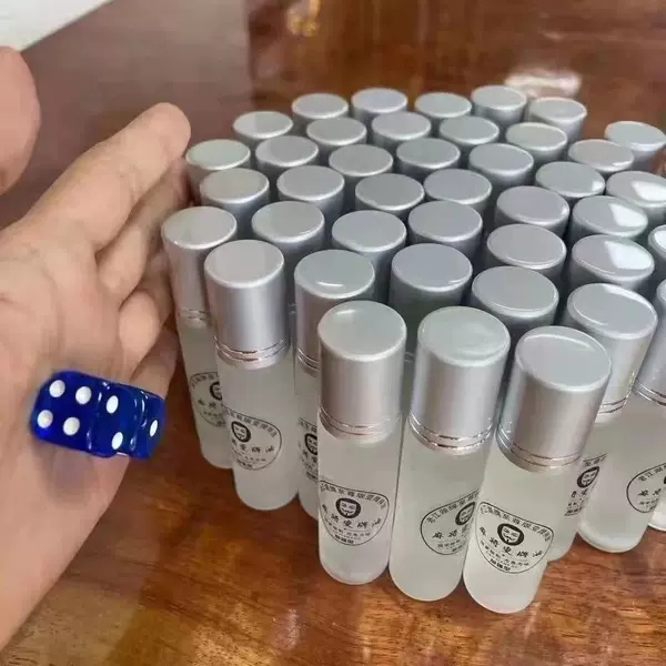 New Versatile Magic Oil for Playing Cards, Mahjong, Ghost Hand Sticky Cards, No Trace, Transformation Artifact, Versatile Oil