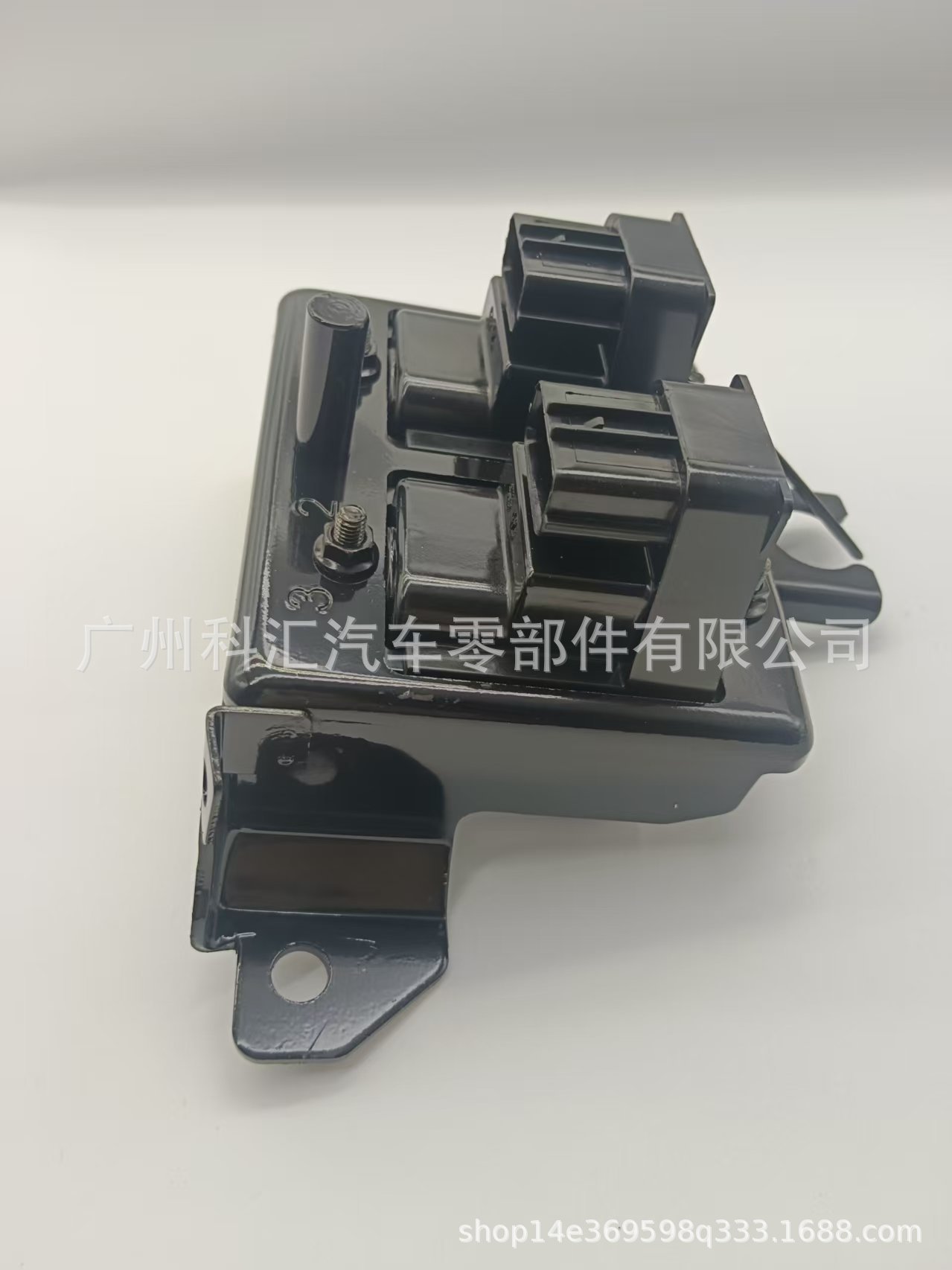 Cross-border bestseller UF383 BPE81810XB BPE81810XC9U automotive ignition coil suitable for Mazda