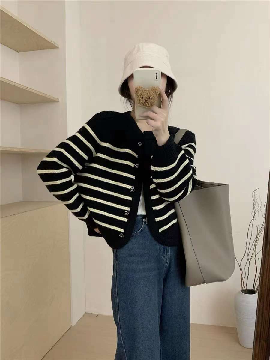 24 Dongpuyuan coreano aguja gruesa a rayas cardigan de punto de otoño para mujeres con un sentido de alta calidad