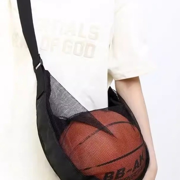 Single-shoulder crossbody children's basketball bag, soccer bag, volleyball bag, student size 7 basketball storage bag, training backpack.
