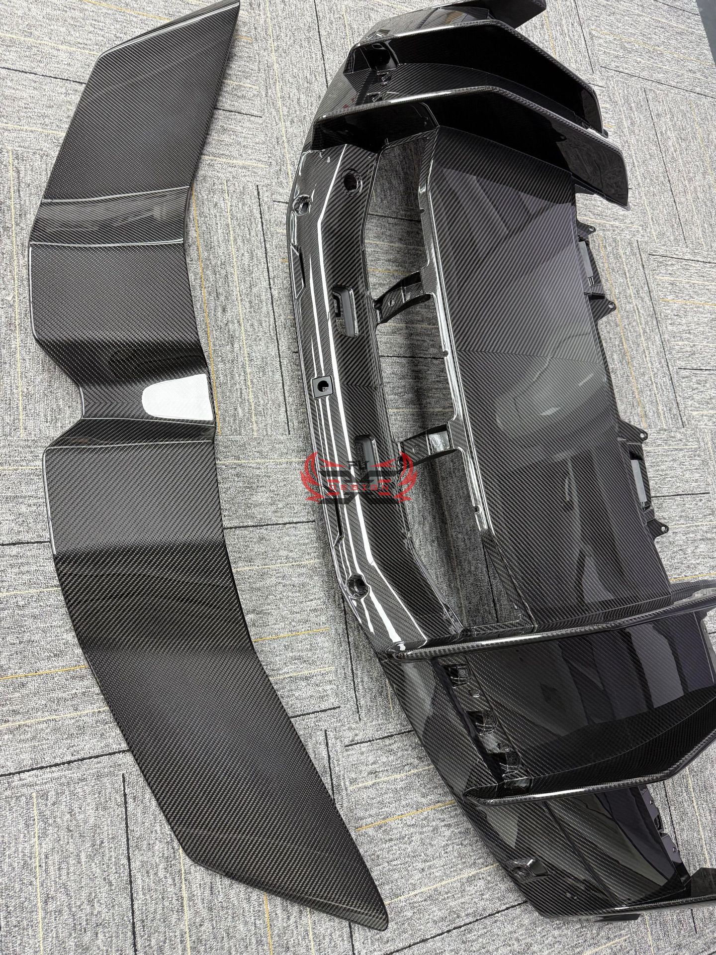 Suitable for Lamborghini's new Aventador Revuelto, modified with original OEM upgraded dry carbon fiber body kit