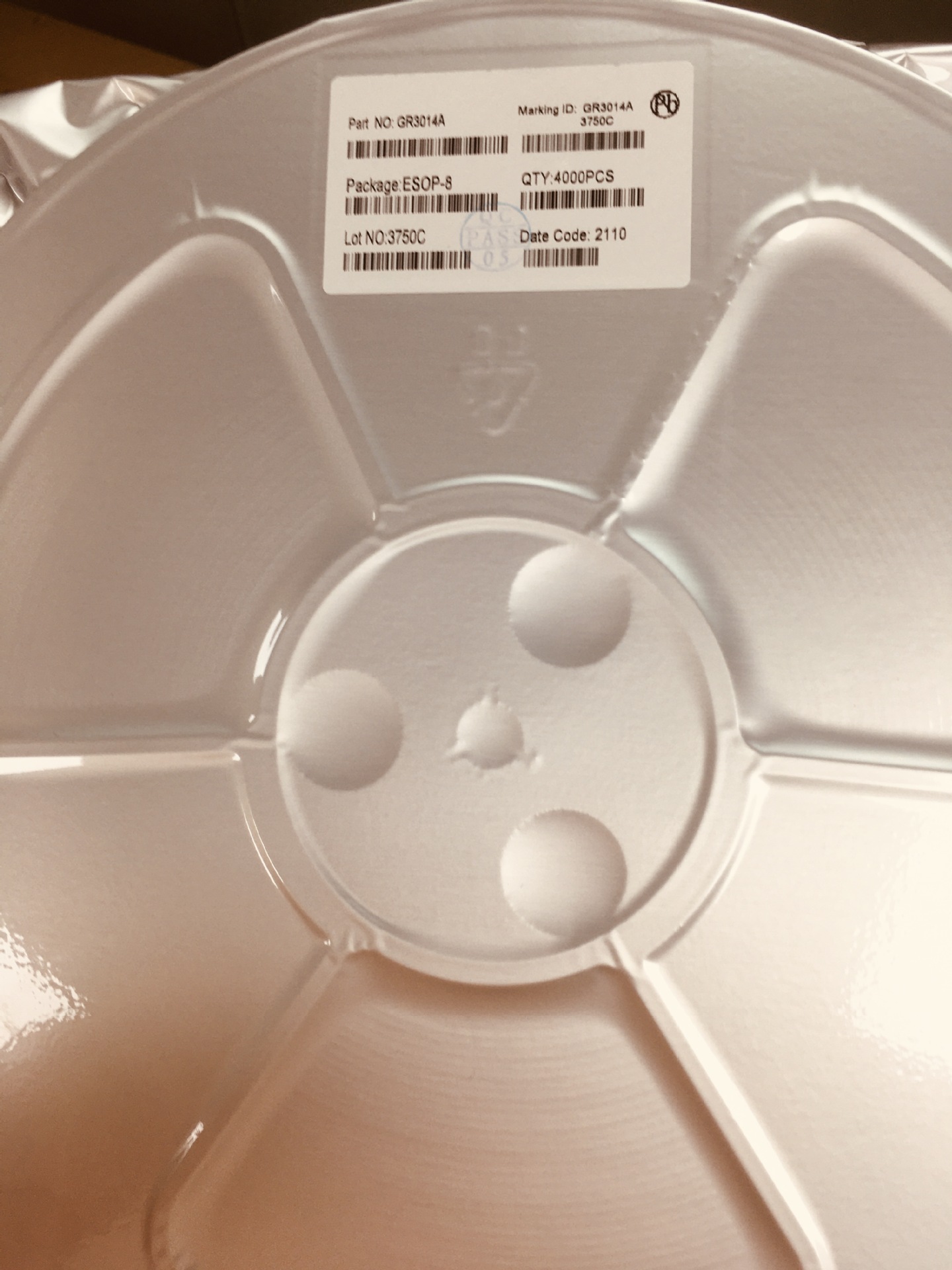 GR3014A EOPS8 电池充电管理、同步升压转 换器/原装正品