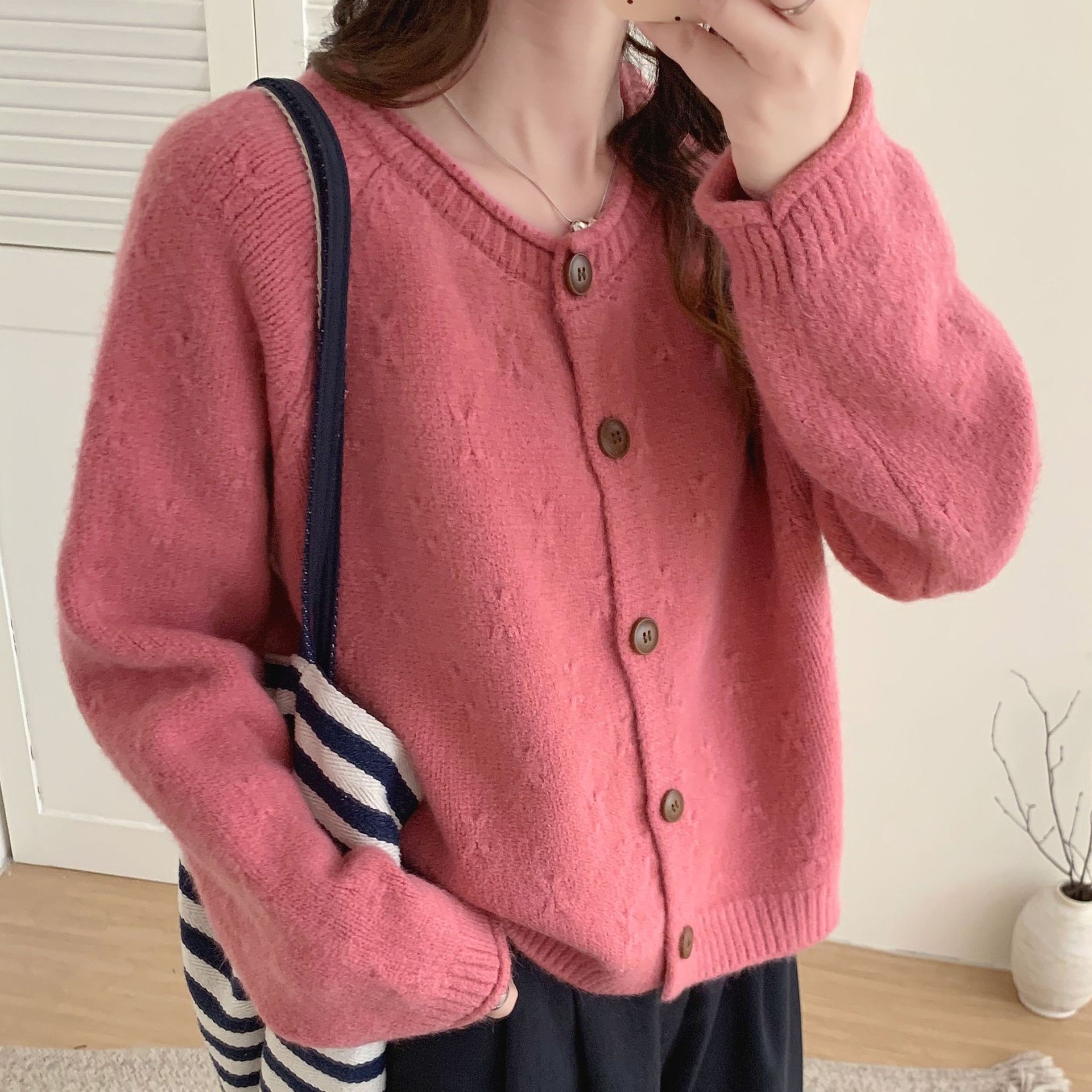 插肩袖复古卷边毛衣外套女宽松韩版显瘦保暖圆领冬季加厚针织开衫