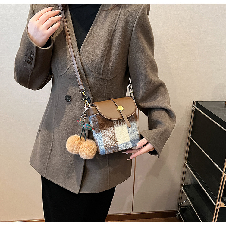 Moda autunno/inverno nuova borsa a tracolla monospalla in stile occidentale da donna versatile in lana 2024_voghion.com