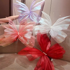 結婚の紗蝶真珠の夢幻の結婚の部屋は客間の立体の紗の花の道を配置してシルクの花の結婚式の現場の装飾を引きます。
