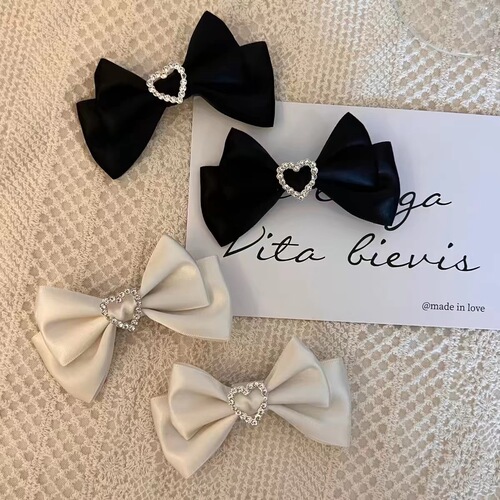 Handcrafted Japanese-style Lolita rhinestone heart bow hair clips, JK-inspired headwear, and delicate, fresh-look hair accessories.