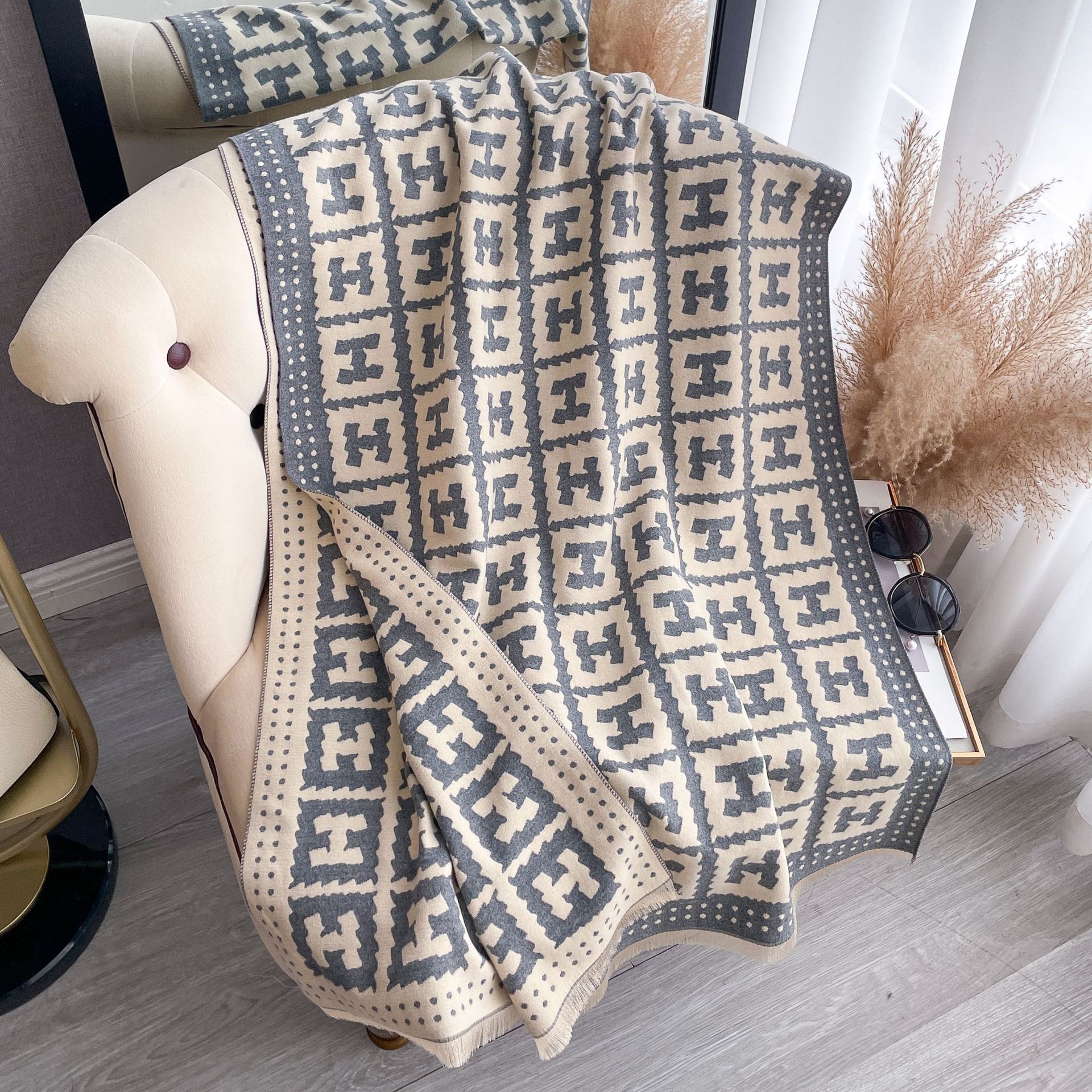 2024 imitación de cachemira otoño invierno cálido gran capa de sopa de estilo europeo y americano color clásico moda simple bufandas de letras para mujeres