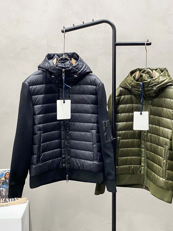 24新品羽绒服 时尚连帽拼接针织袖羽绒外套 蒙m家短款私域货源|undefined