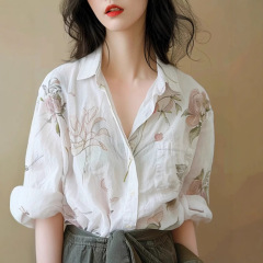 大衆のデザイン感が独特で美しいプリント綿麻上着女性フランス式高級亜麻白シャツ