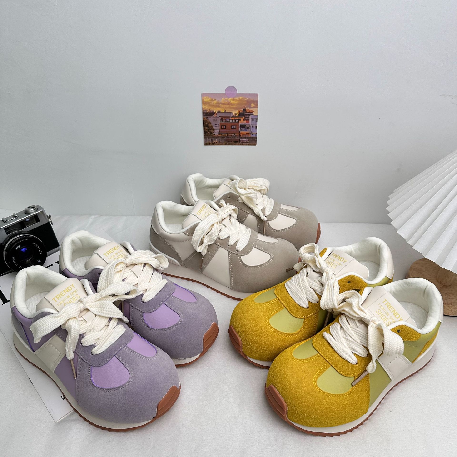 A9885 almohadillas de látex / cabeza de Mickey ligera con suela gruesa Gump zapatos de mujer 2025 nuevos zapatos deportivos
