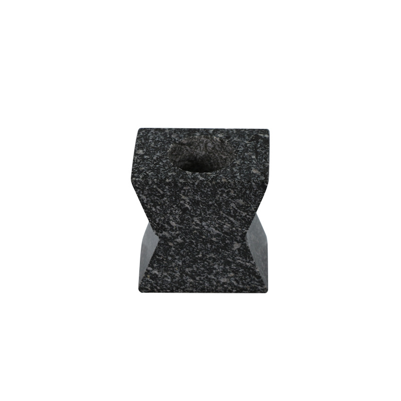 ����ֱ�������ҷ�����̨����װ��Ʒ��Ȼ��Բ��С����̨