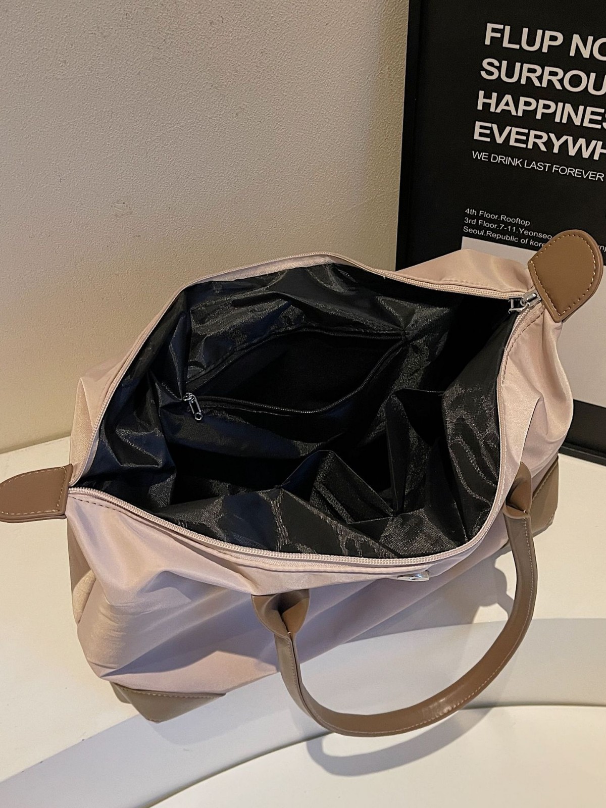 Bolsas de viaje transfronterizas de gran capacidad de sensación de alto nivel bolsas de bolsas de bolsas de alojamiento en espera de producción bolsa de almacenamiento de acondicionamiento físico bolsas portátiles al por mayor