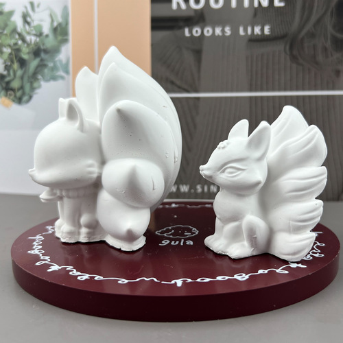 Fat Yaya DIY Frosted Nine-Tailed Fox Handmade Resin Mold, Plaster Display Decorations, and Candle Molds