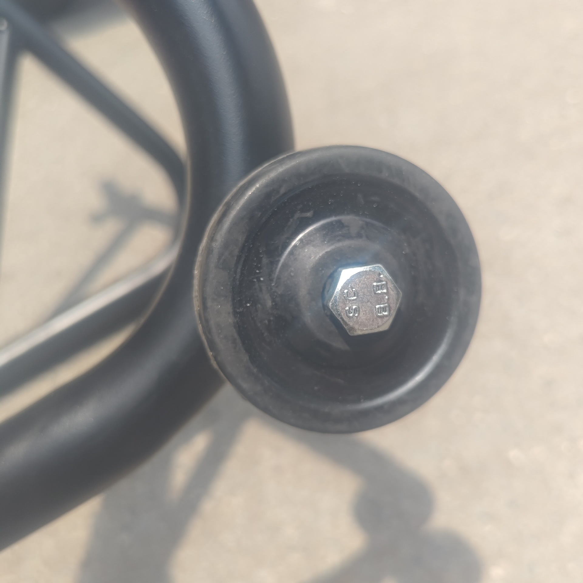 Suitable for motorcycle thickened one-piece and two-piece repair lift stands, rear wheel parking stands, and reinforced single swing arms