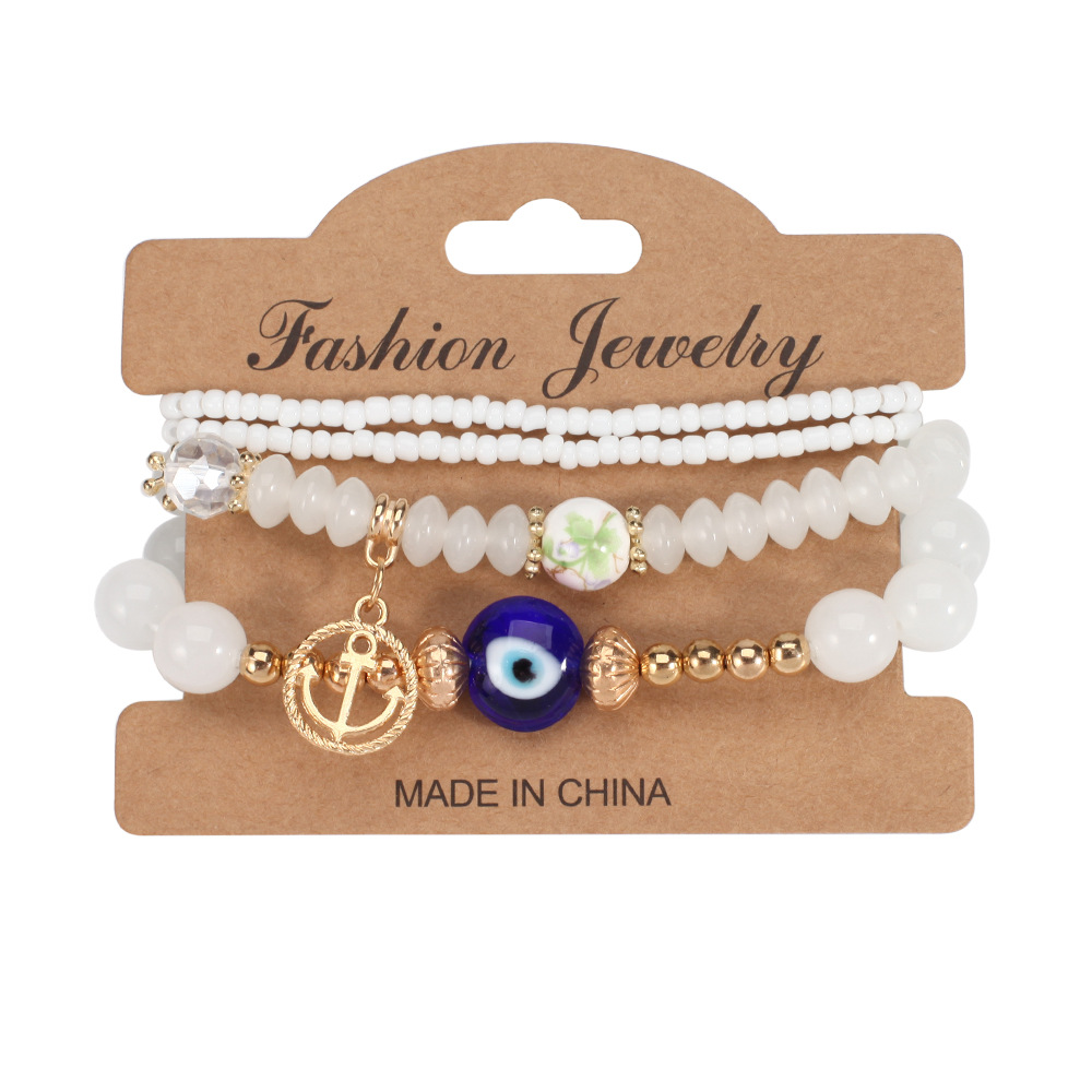 Rotes Armband mit Glücksbringer und Schutz vor dem bösen Blick. Handgefertigter Schutzschmuck. Schützt vor böser und negativer Energie und schenkt Ihnen Sicherheit und Glück. Verstellbar, minimalistisch._voghion.com
