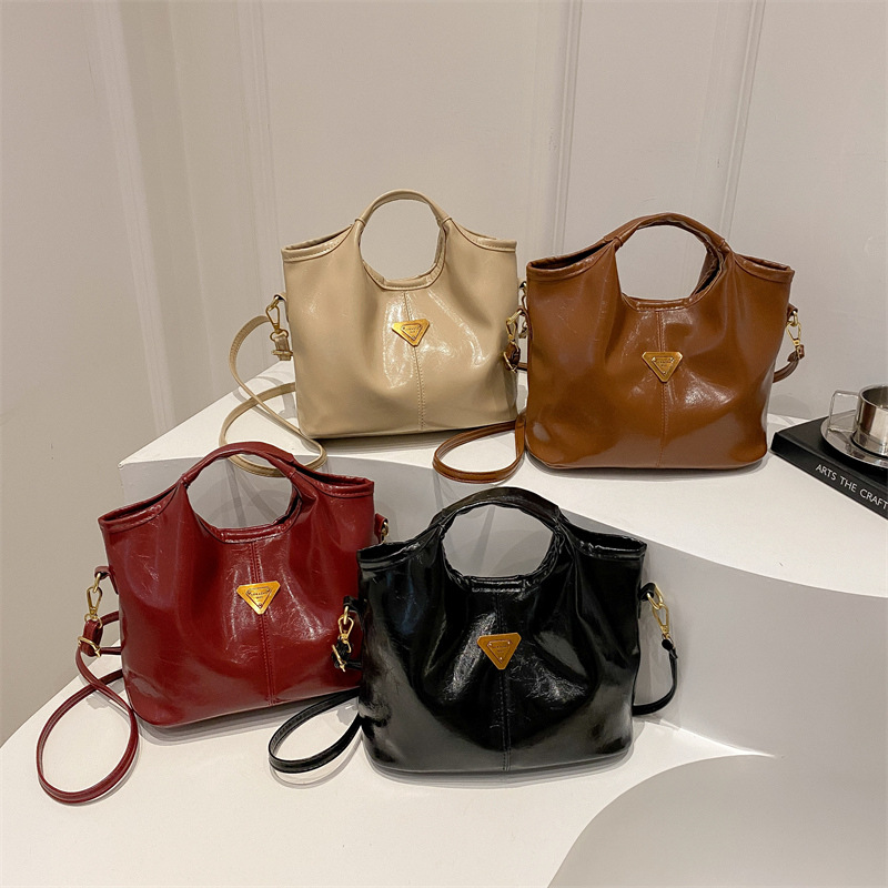 2025 primavera nueva gran capacidad de piel de aceite sensación bolso de mano bolso de mujer moda retro bolso de hombro