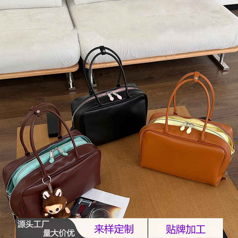 跨境复古大容量包包女2026新款时尚通勤手提枕头包简约单肩托特包