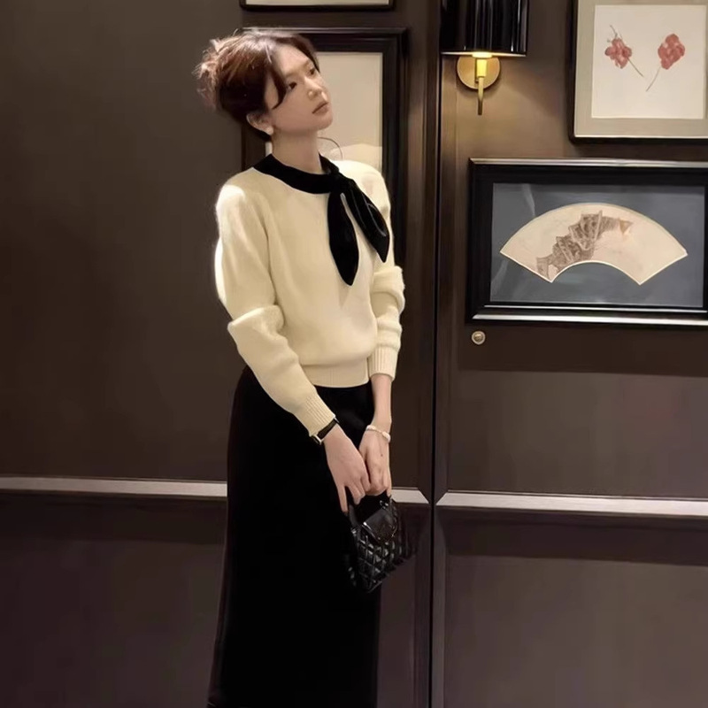 French-Style Velvet Bow Knit Sweater for Women, Autumn/Winter 2025, Unique and Super Stylish Sweater, Inner Layer Base Top