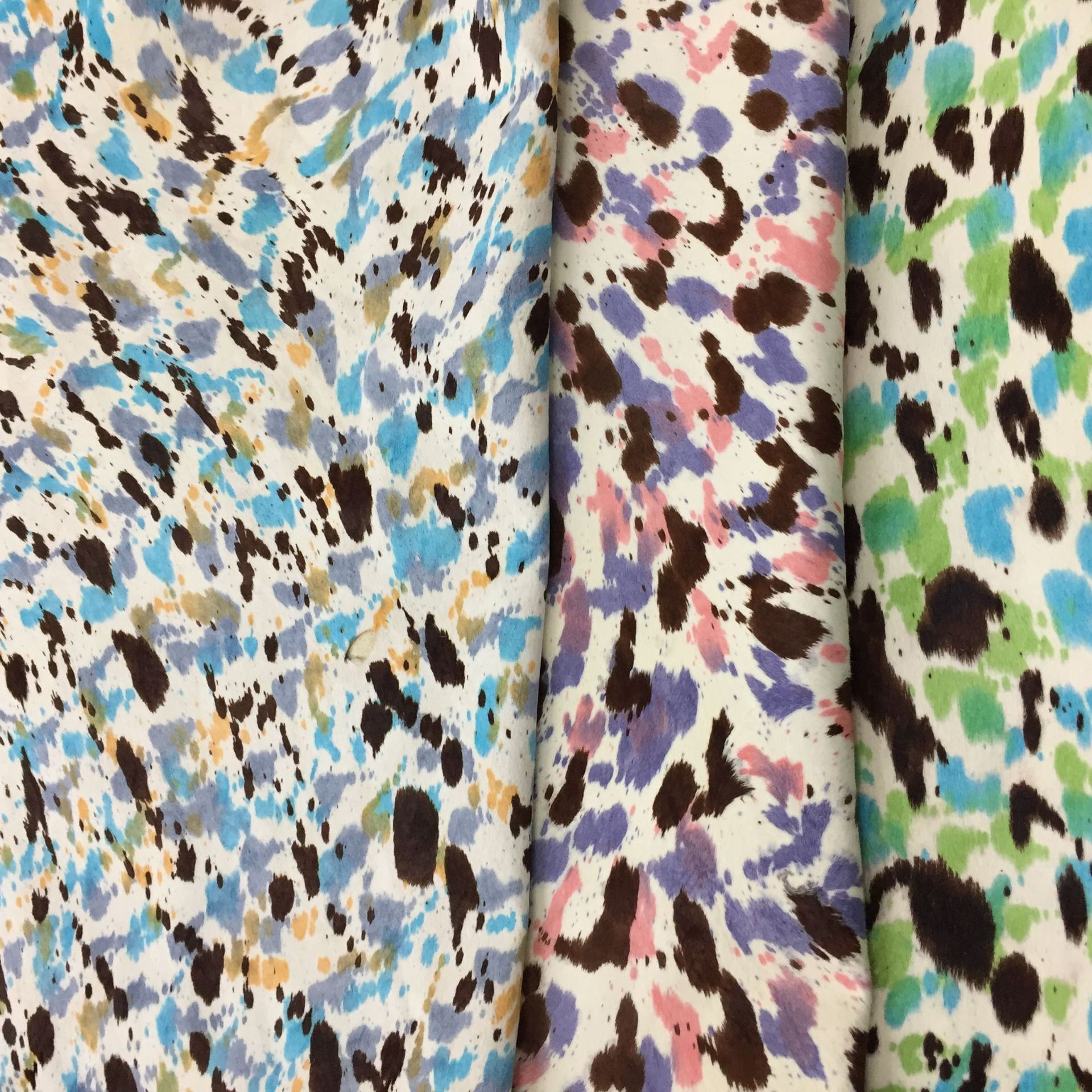 马毛皮彩印奶牛花套色工艺牛毛皮双彩印箱包饰品鞋面新版