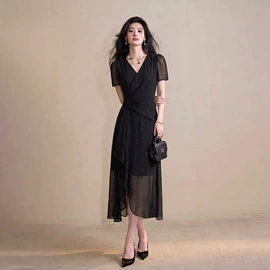 连衣裙;时尚休闲套装;女士连体裤