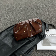 褶皱百搭波点时尚简约晚宴包女民国风复古休闲高级感气质手拿包