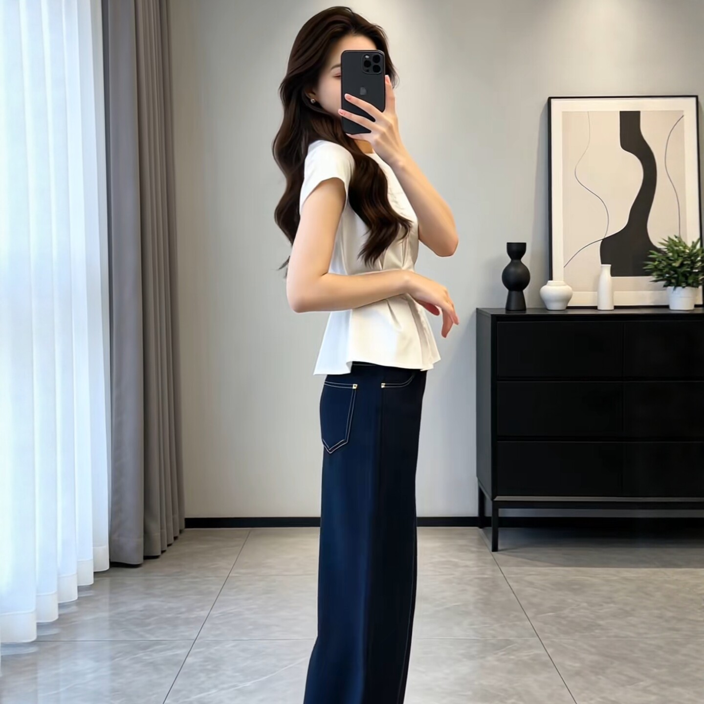 Áo sơ mi nữ giả hai lớp tay ngắn, thiết kế vai vuông, eo thắt dây tạo dáng thon gọn — màu trắng chi tiết 5