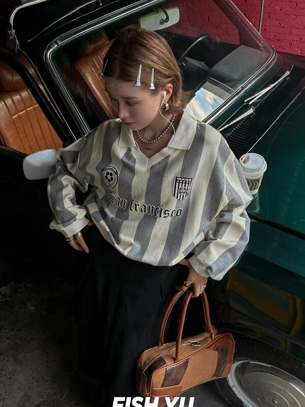 2025春秋のアメリカのレトロなコート風の縦縞のギャルのアルファベットのプリントのPOLO襟の短い服の女性|undefined