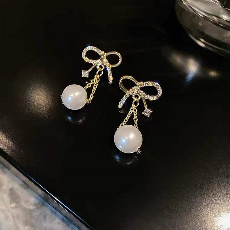 11-010 White --- (1)