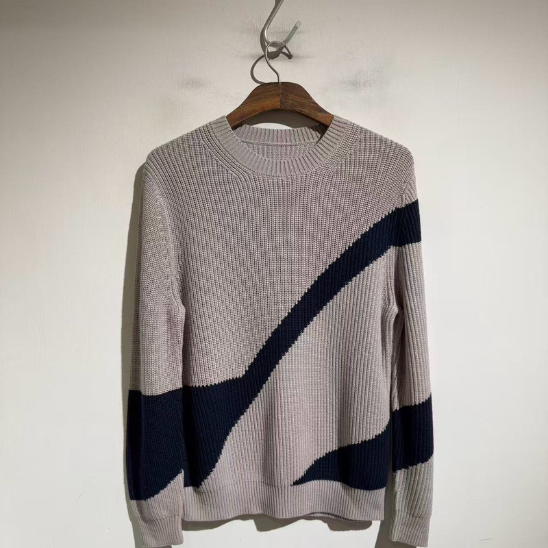 Autumn and Winter New Style Contrasting Color Splicing Round Neck Knitwear, Lazy Style Handsome Men's Loose Knitwear, Fashionable Wool Top