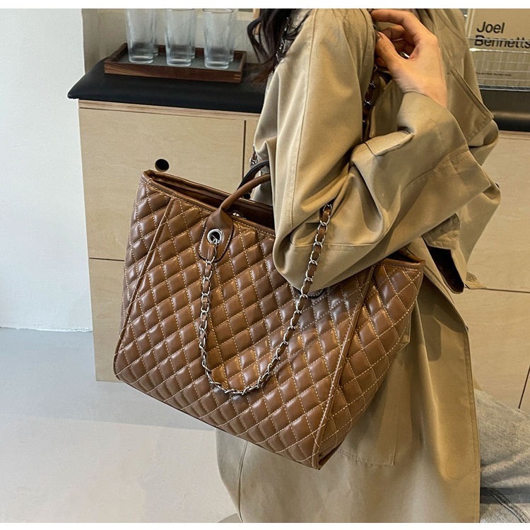 European And American Lingge Bag New Large Capacity Chain Bag Fashionable And Versatile Handheld Single Shoulder Tote Bag_voghion.com