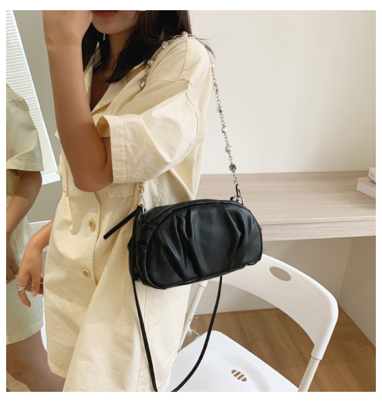 Wholesale Soft Pu Fold Pearl Chain Single Shoulder Handbag Nihaojewelry display picture 99