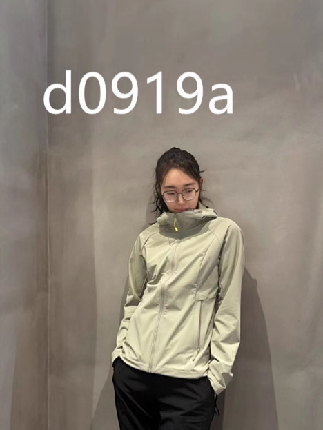 拾吟 2025秋季女款外套 宽松休闲户外保暖女软壳冲锋衣 一件代发|undefined