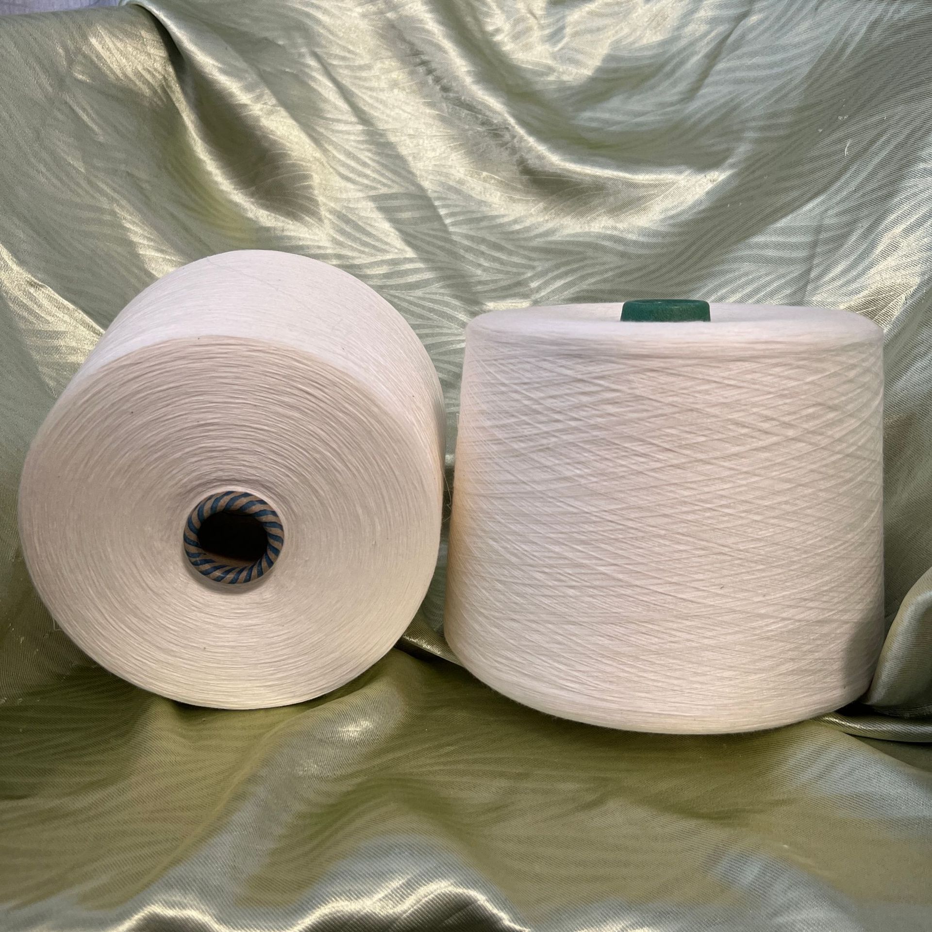 紧赛纺棉粘混纺纱40支 精梳棉粘纱40支 JC60/R40棉粘纱40支