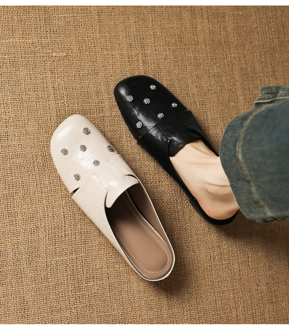 Dép sandal nữ quai chữ V mũi hoa bọc đầu, gót thấp 4 cm, da cừu thời trang — đen chi tiết 2